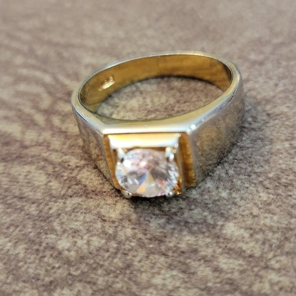 Vtg SETA Contemporary Goldtone Crystal Unisex Wedding Solitaire Band